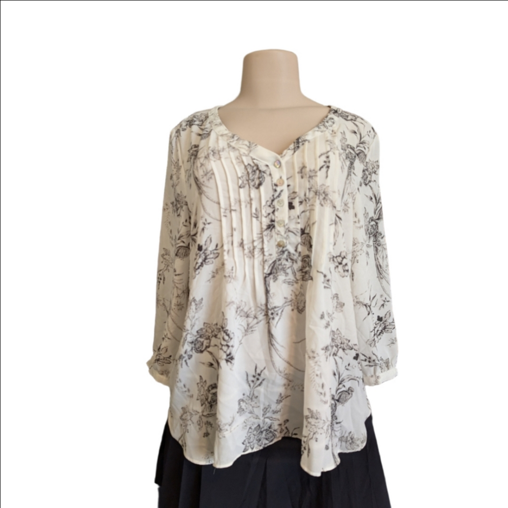 Rose And Olive Floral Print Women's Top - White and Black Size Large Bir…